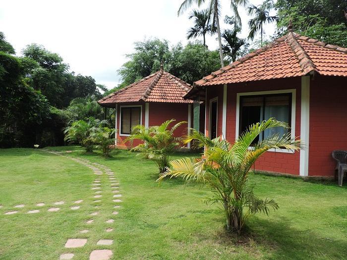 Sunbird Garden Resort Krishnagiri Экстерьер фото