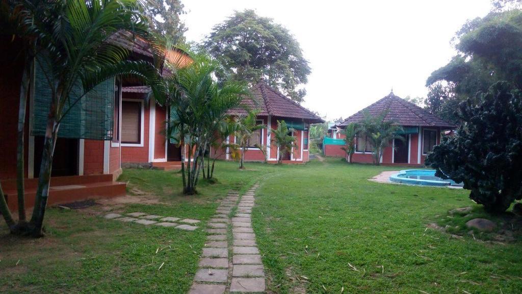 Sunbird Garden Resort Krishnagiri Экстерьер фото