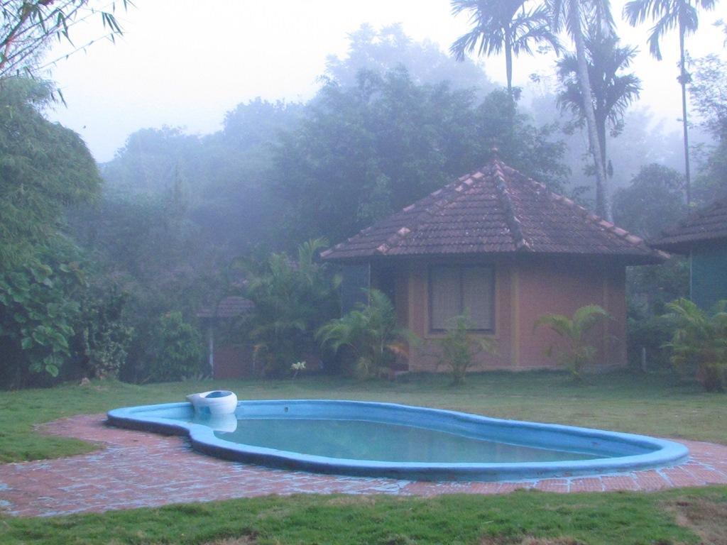 Sunbird Garden Resort Krishnagiri Экстерьер фото